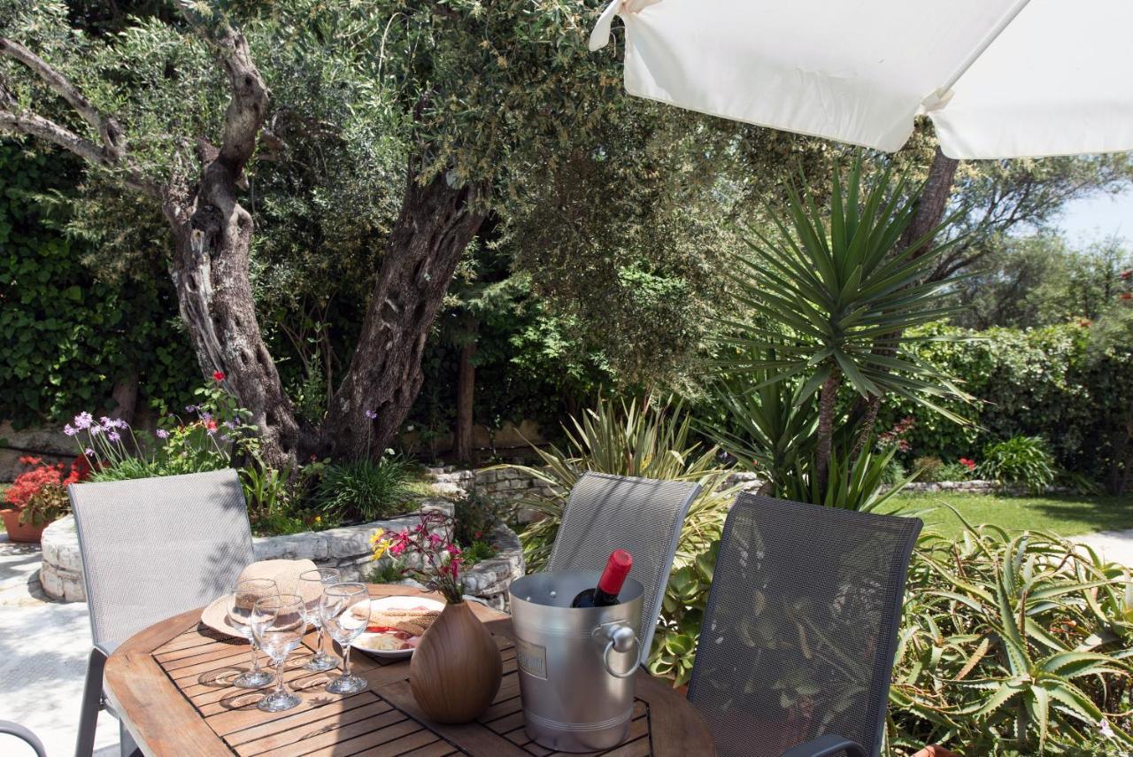 Villa Apleton Kassiopi Luaran gambar