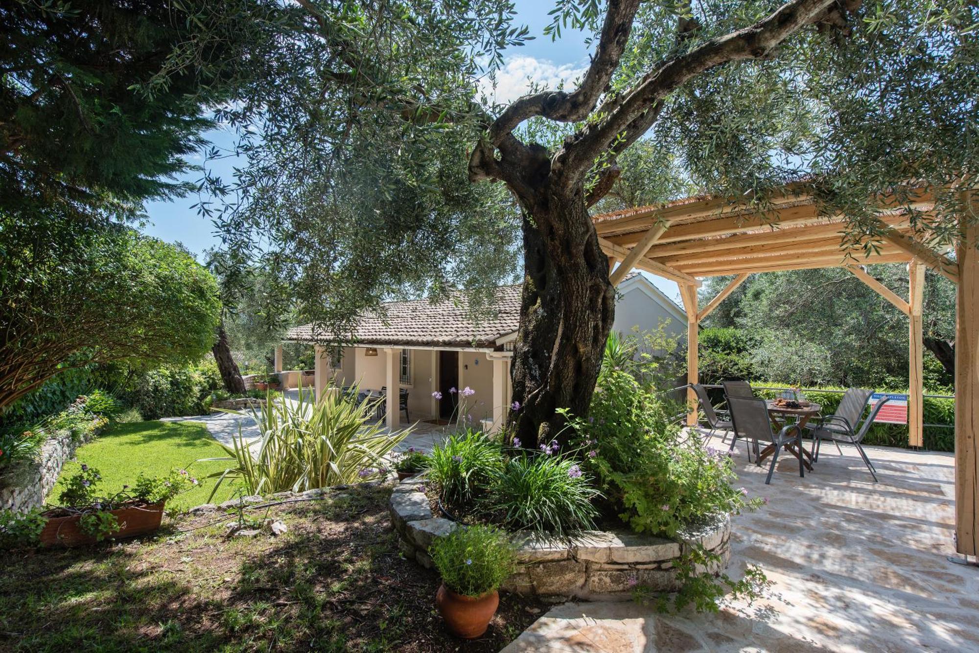 Villa Apleton Kassiopi Luaran gambar